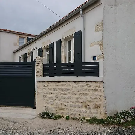 Maison Typique Oleronaise Holiday home
